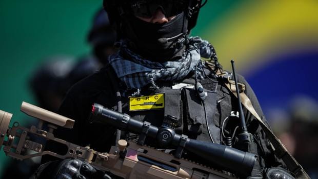 Un policía de las Fuerzas Especiales en Brasil