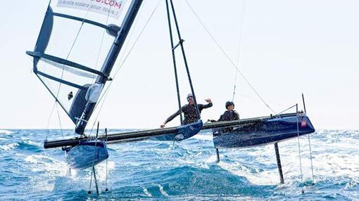 VoilAvion, un radical catamarán con foils