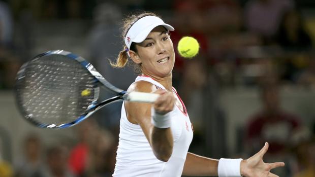 Muguruza brilla en el debut