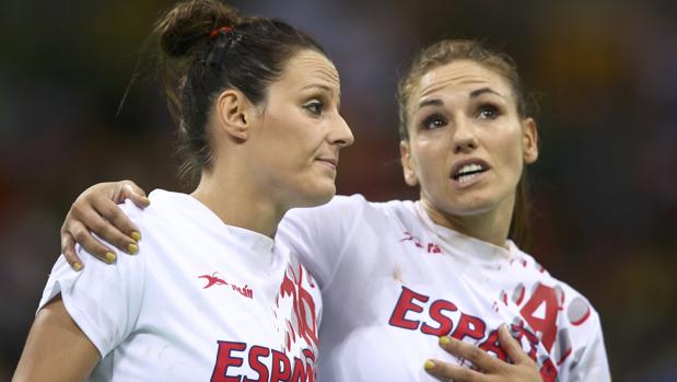 Las jugadoras españolas celebran la victoria ante Angola