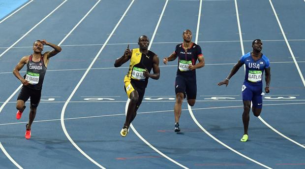 Usain Bolt, tras cruzar la línea de meta