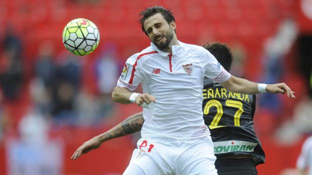 Nico Pareja, en un partido contra el Granada