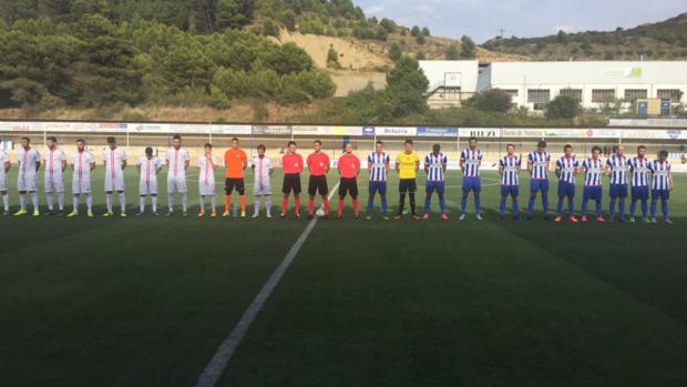 Los jugadores guardaron un respetuoso minuto de silencio