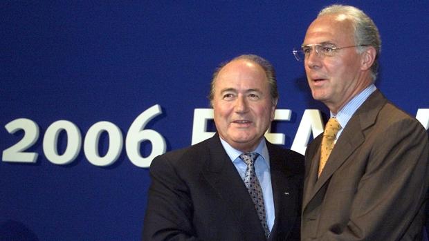 Beckenbauer, con Blatter