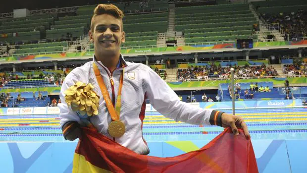 Óscar Salguero, tras recoger la medalal de oro