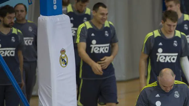 La plantilla del Real Madrid, durante un entrenamiento en Valdebebas