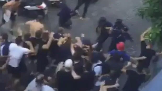 Enfrentamientos entre la Policía y los ultras del Lyon
