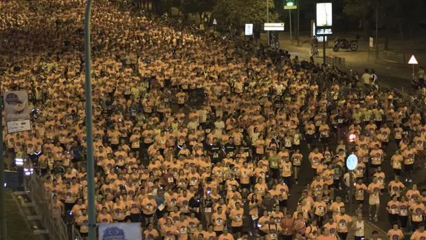 Unos 22.000 corredores tomaron partido en la XXVIII edición de la Carrera Nocturna del Guadalquivir