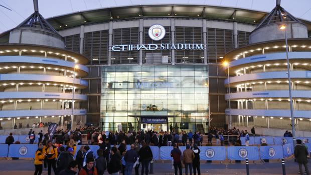 Evacúan el Etihad Stadium al saltar las alarmas por error