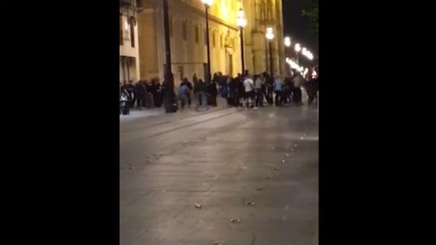Detenidos tres aficionados del Dinamo de Zagreb tras una pelea en Sevilla