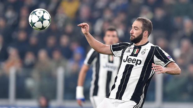 La Juventus no afloja gracias a un genial gol de Pjanic