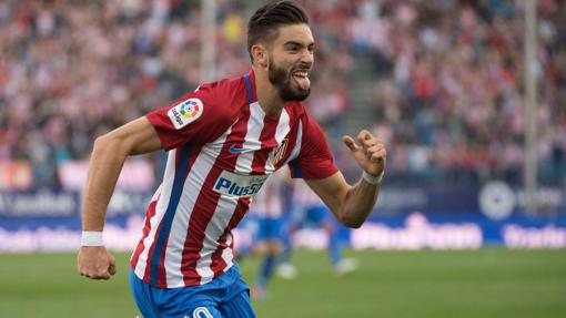 Carrasco celebra un gol con el Atlético