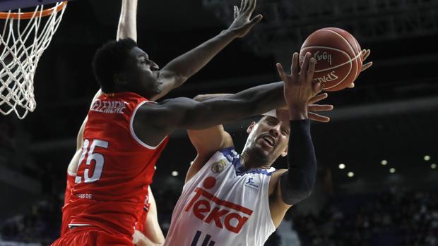Llull pone color a una victoria gris del Madrid