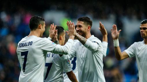 El Madrid se presenta en el camp Nou como líder