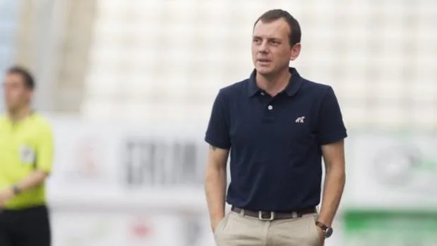 Alberto González, entrenador de El Ejido: «Nos han robado, que investiguen el partido y las apuestas»