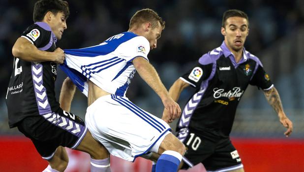 La Real juega con la ventaja de ida ante el Valladolid