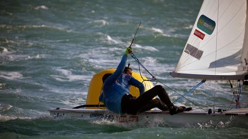 El fuerte viento marca una nueva jornada épica en la Christmas Race