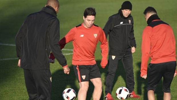 El Sevilla FC, con Nasri a la cabeza, vuelve al trabajo con la mira puesta en el Real Madrid