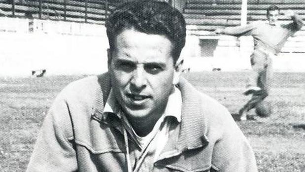 Fernández Mora, en su etapa como entrenador del Rayo Cantabria