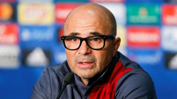 Sampaoli confirma el interés en Jovetic aunque le da prioridad al central