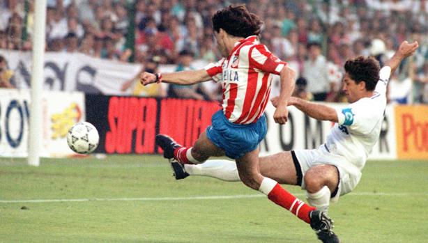 Paulo Futre, en un partido ante el Real Madrid