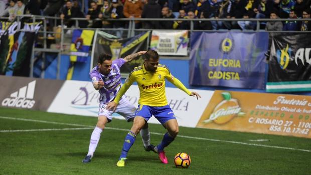 Cádiz CF-Valladolid (0-1): El Cádiz CF sufre su viernes 13