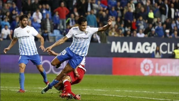 La Real Sociedad aprovecha el mal momento del Málaga