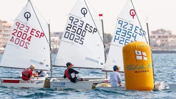 Piragua, vela ligera, clásicos y monotipos en el programa 2017 del Club de Mar