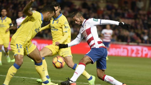 El Granada respira tras arruinar el debut de Jesé en Las Palmas