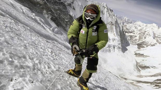 Alex Txikon no renuncia a hacer cima en el Everest