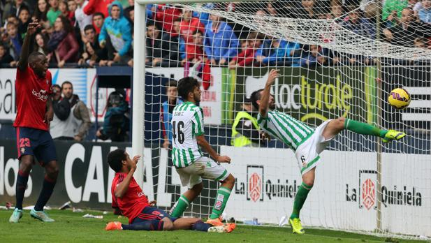 El juez ve indicios de que Osasuna compró a tres jugadores del Betis por 650.000 euros