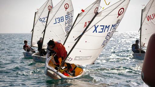 El canario Alberto Morales gana el 28 Palamós Optimist Trophy