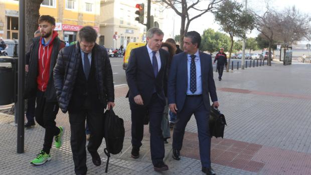 Vizcaíno acata la decisión judicial que absuelve a Carlos Medina