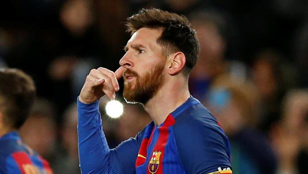 Leo Messi celebra su primer gol con un enigmático mensaje y gesto serio