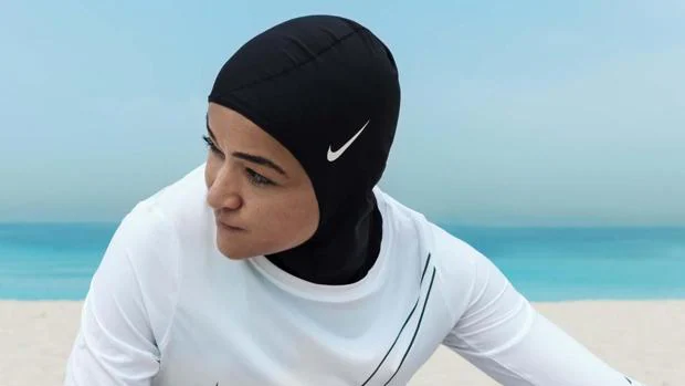 Imagen promocional de la «Nike Pro Hiyab»