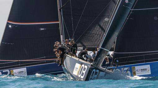 El «Azzurra» vuela en Miami