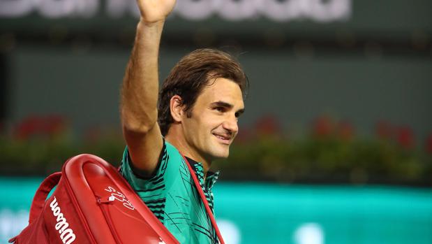 Federer se clasifica para tercera ronda al derrotar al francés Robert