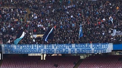 La pancarta dedicada a Quagliarella