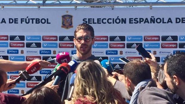 Sergio Ramos: «A Piqué y a mí nos gusta tirarnos alguna piedrecita»