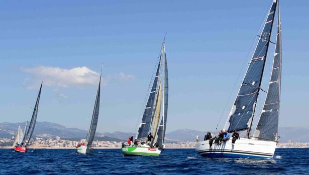 Abren la regata los cruceros y los monotipos