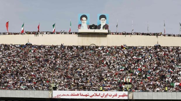 Imagen de las abarrotadas gradas del estadio Azadi de Teherán durante el Irán-China