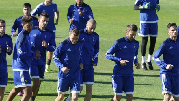 El Cádiz CF, sus rivales y quince días de abril