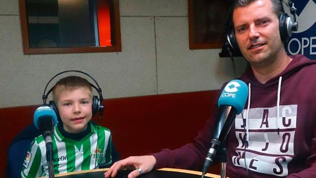 Aitor, el pequeño bético de Barcelona, invitado al Villamarín para el Betis-Alavés