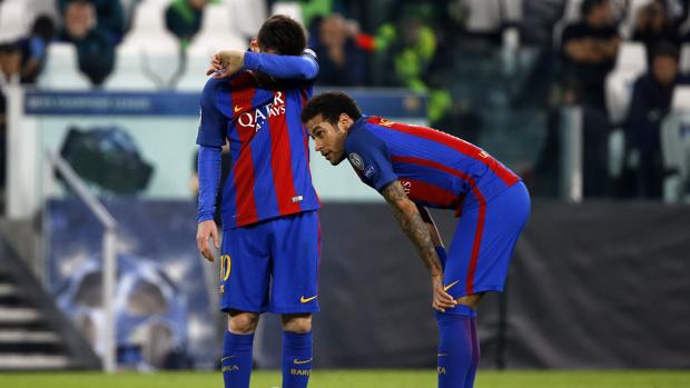 Messi y Neymar durante el partido que perdieron en Turín