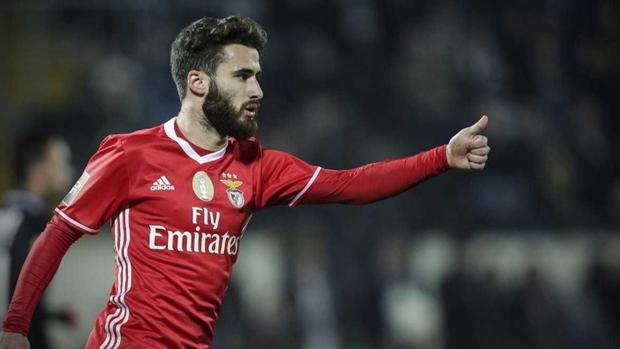 Los jugadores del Benfica celebran uno de los tres goles anotados contra el Marítimo