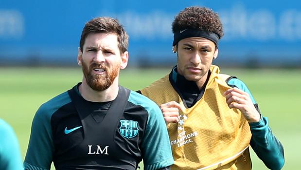 Leo Messi y Neymar durante el último entrenamiento antes de jugar ante la Juventus