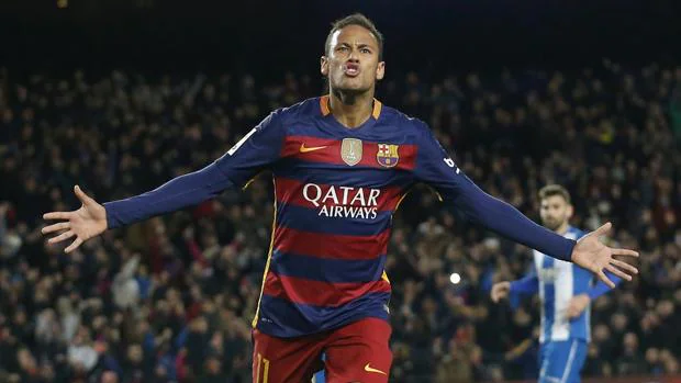 Neymar celebra uno de sus goles ante el Español