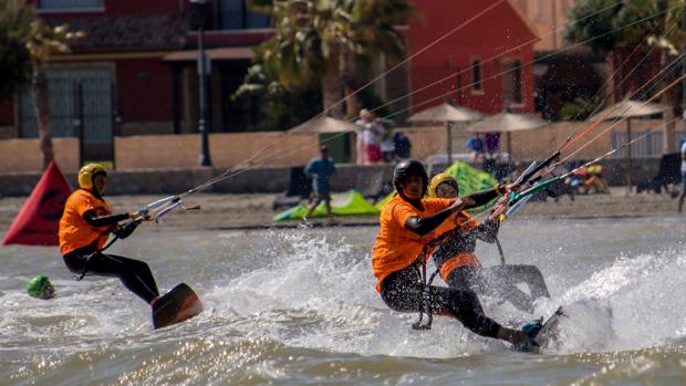 Sergio Turegano y Claudia León, primeros Campeones de España Junior TT:R Kiteboarding