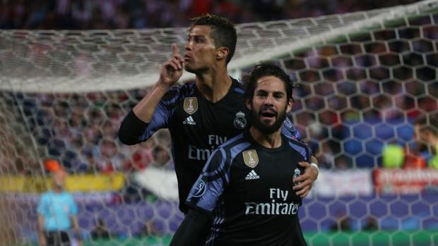 Crisitano Ronaldo manda callar al Calderón tras el gol de Isco