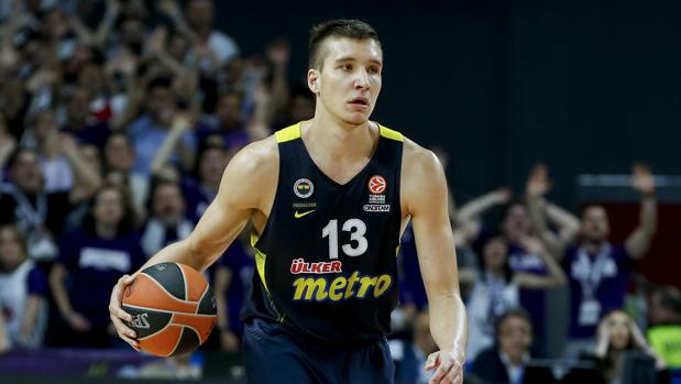 Bogdan Bogdanovic, durante un partido con el Fenerbahçe